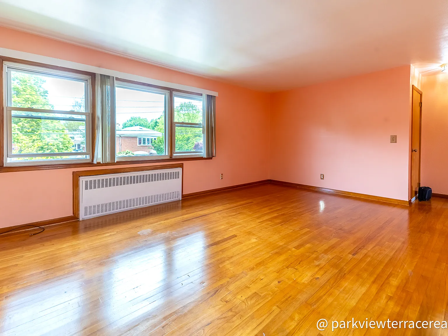 192 Raritan Avenue — Photo 3