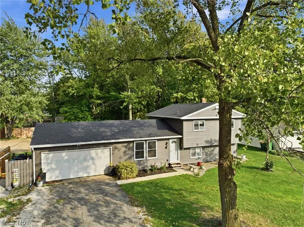 7942 Bellflower Rd, Mentor, OH 44060