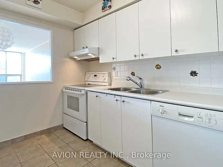 1110 Walden Cir #504 — Photo 6