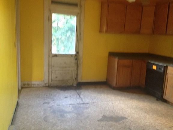 4th image of 308 E O'& M Ave