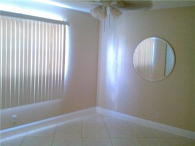 5th image of 420 SE 2nd Ave APT B4