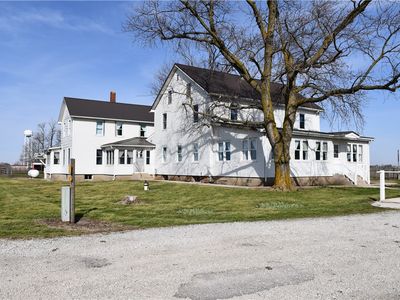 1576 State Highway 133, Arthur, IL, 61911
