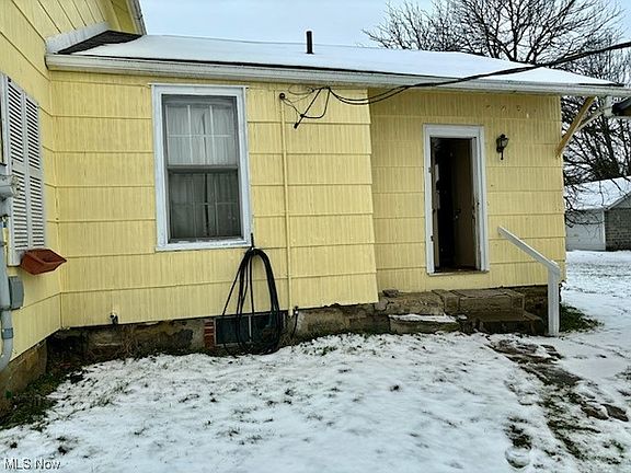 5th image of 131 College St