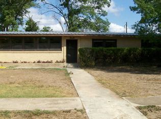 830 Cherry St, Uvalde, TX 78801