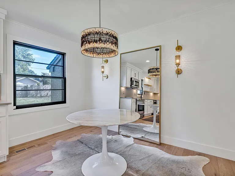 313 James Ave — Photo 33