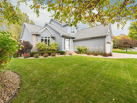 3rd image of 315 Linda Ct