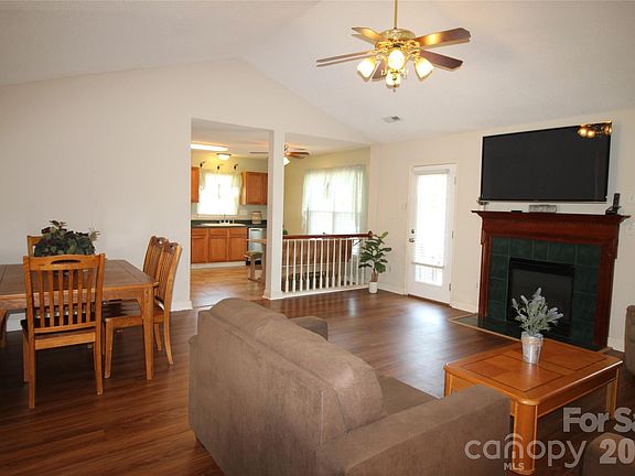 5th image of 900 Milkwood Ln