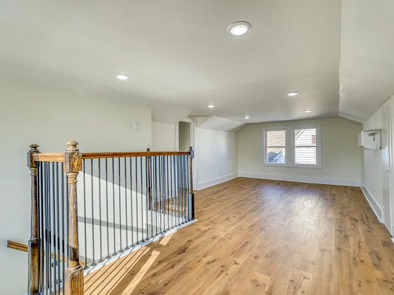 738 E Tombigbee St — Photo 17