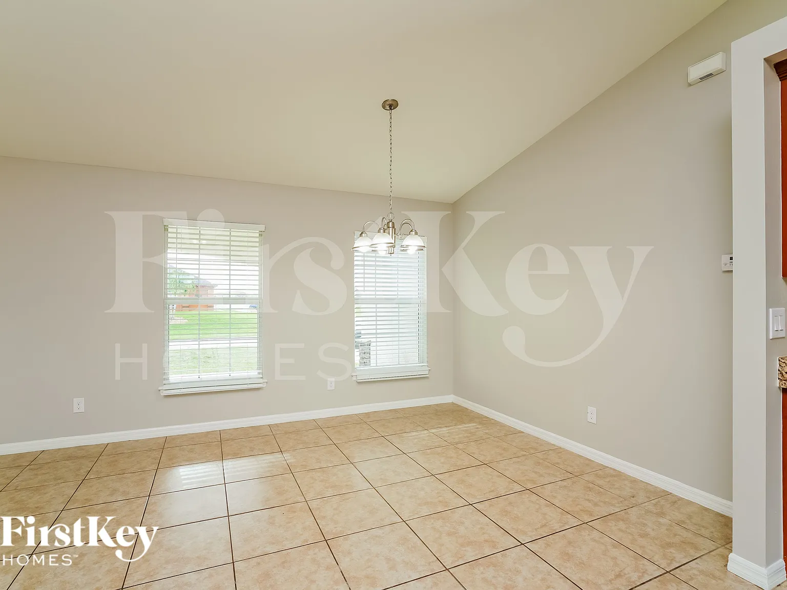 4 bed, 2.0 bath, 1828 sqft, $1,930 — Photo 4