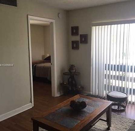 4th image of 5246 NE 6th Ave #H32