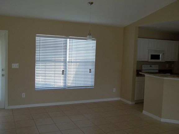 427455_Dining