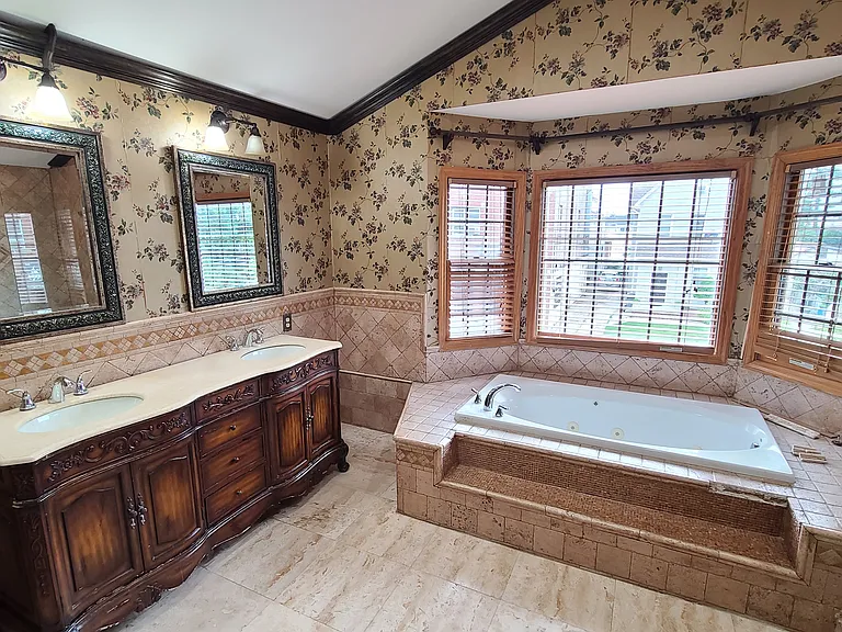 Primary Bath with Jacuzzi & Shower