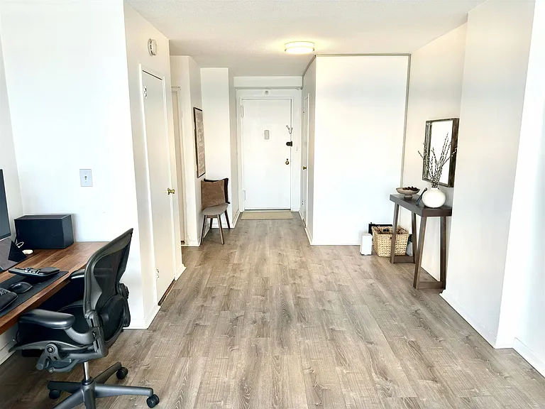 201 Saint Pauls Ave #10T — Photo 11