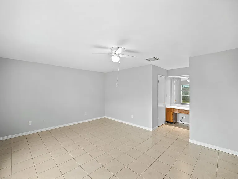 6214 Gladewell Dr — Photo 11