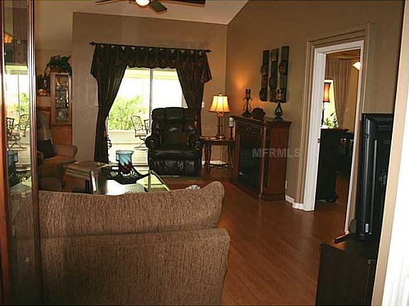 3rd image of 919 Elm Forest Dr