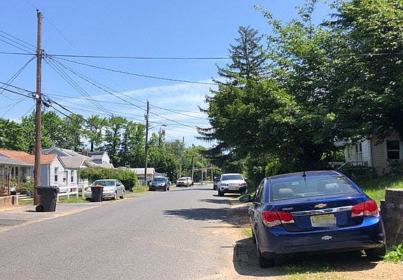 4th image of 203 Birchwood Dr
