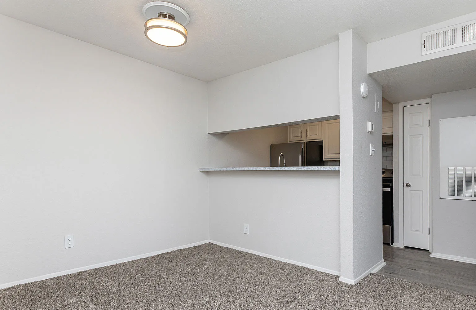 Waverly Park Apartments — Photo 2