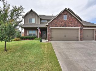 2712 S 16th St E, Broken Arrow, OK 74012
