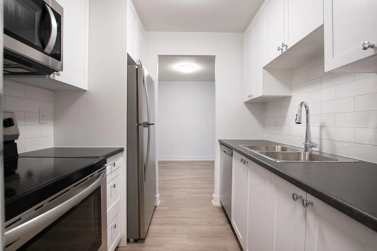 1549 Trossacks Ave #1121022 photo 1