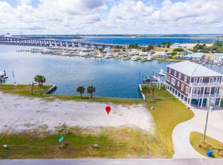 206 Radio Island Rd, Morehead City, NC 28557