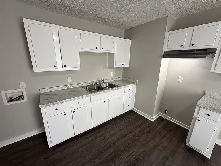 2156 Ethlyn Ave — Photo 8