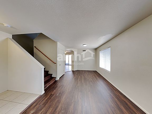 5th image of 16516 W Moreland St