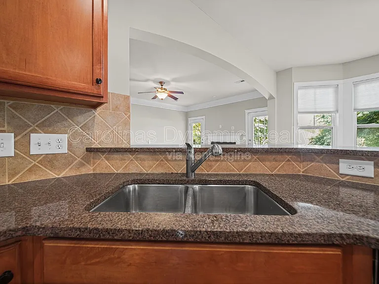 3405 Bidwell Ave — Photo 12