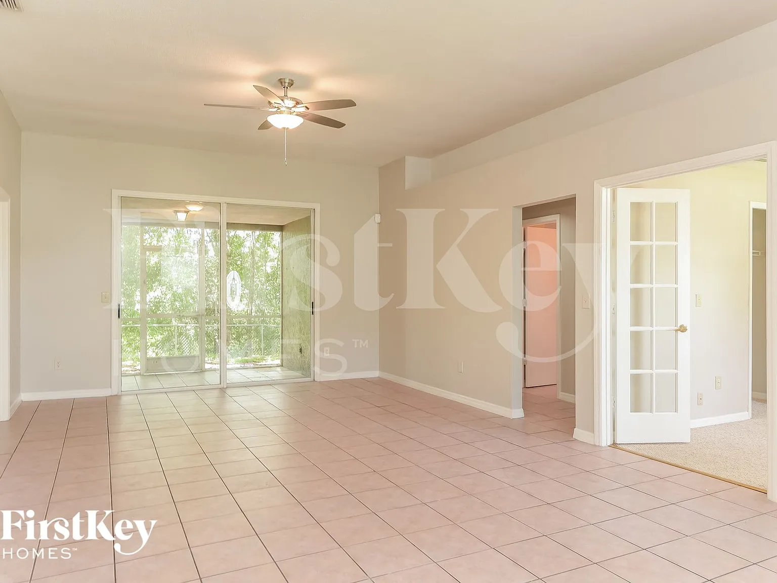 3 bed, 2.0 bath, 1307 sqft, $2,380 — Photo 4