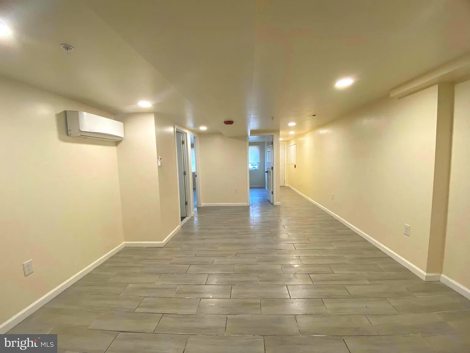 2 bed, 800 sqft, $1,500 — Photo 3