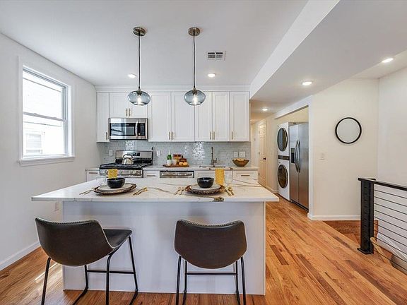 4th image of 199 Union St