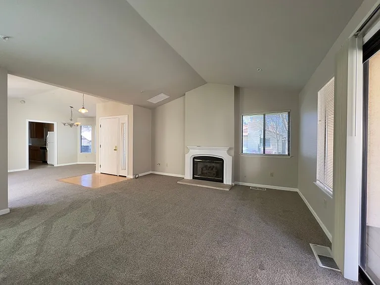64 Fountain Grove Cir — Photo 5