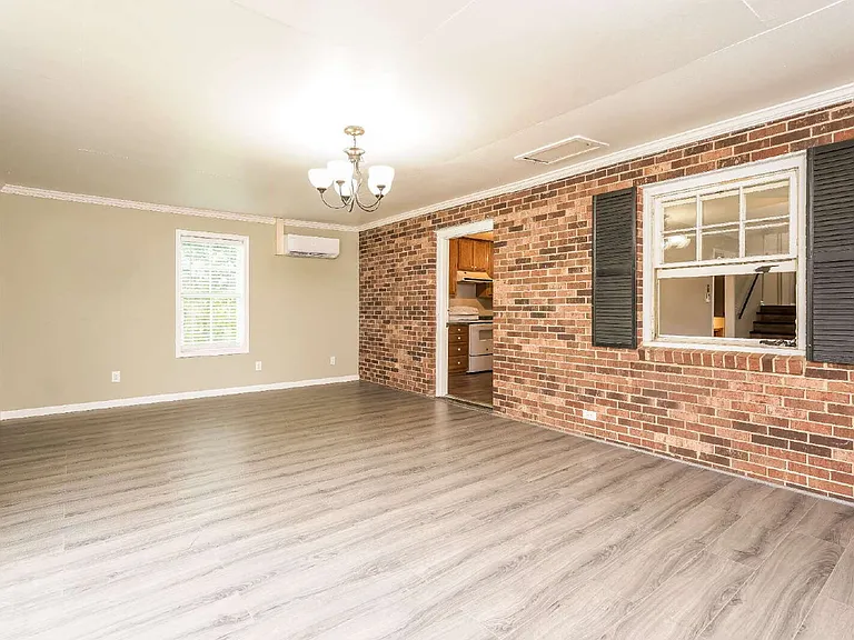 717 Milling Rd — Photo 8