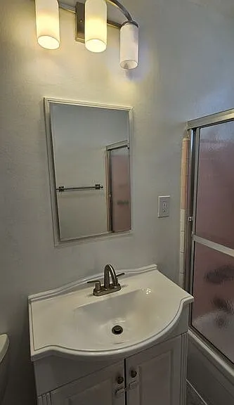 1227 S Holt Ave — Photo 14