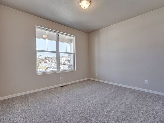 5th image of 1567 Illingworth Dr