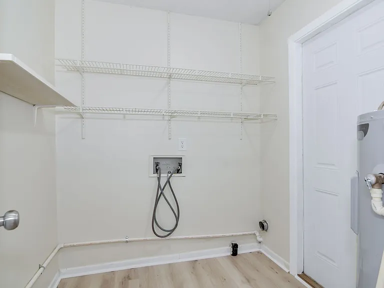 373 Westmont Dr — Photo 17