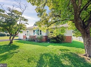 4 Flora Cir, Newark, DE 19711