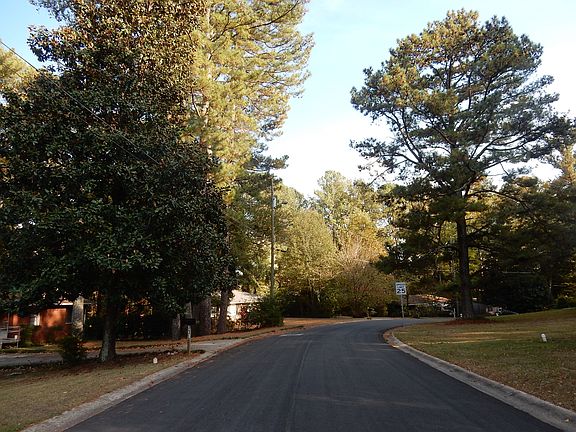 5th image of 735 Bonnie Dell Dr