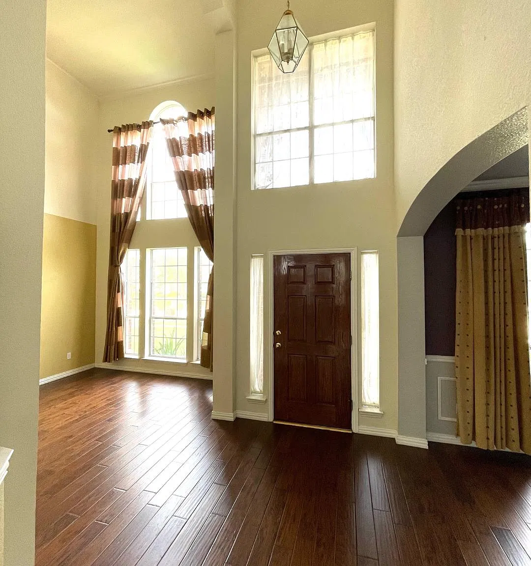 4 bed, 3016 sqft, $2,880 — Photo 3