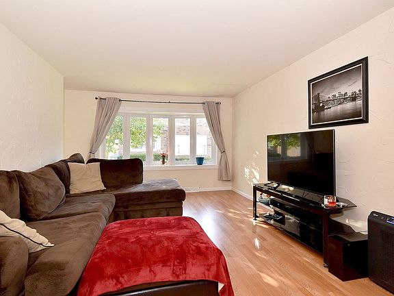 3rd image of 257 Green Ct