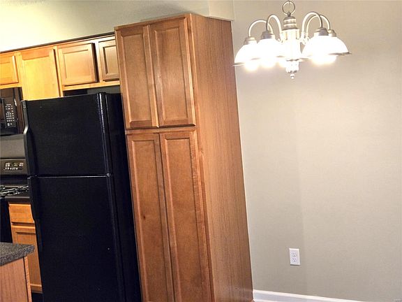 3rd image of 1425 Willow Brook Cv APT 4