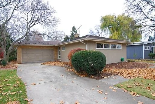 153 N Richard Ave photo 1