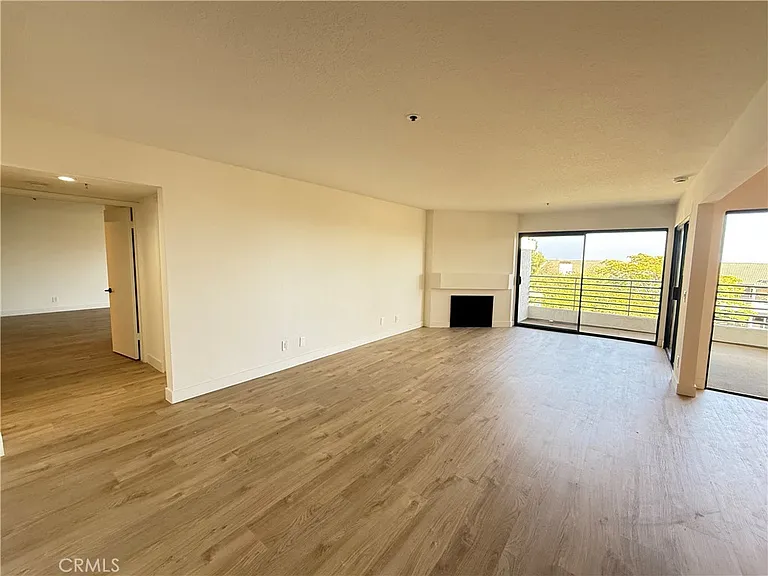 260 Cagney Ln #209 — Photo 4