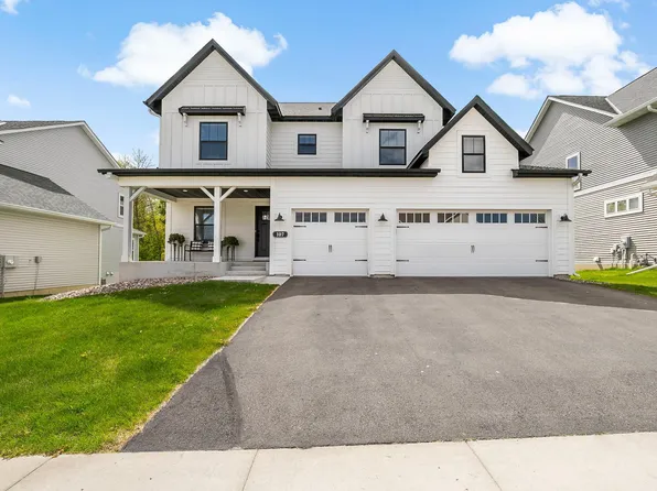 107 Maple Ter, Waconia, MN 55387