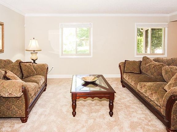5th image of 1103 Selkirk Ln