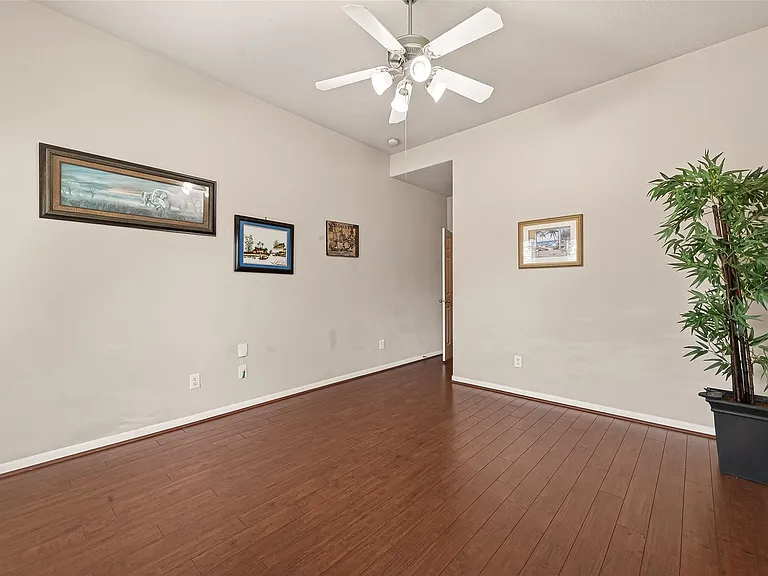 13719 Saxony Dr — Photo 38