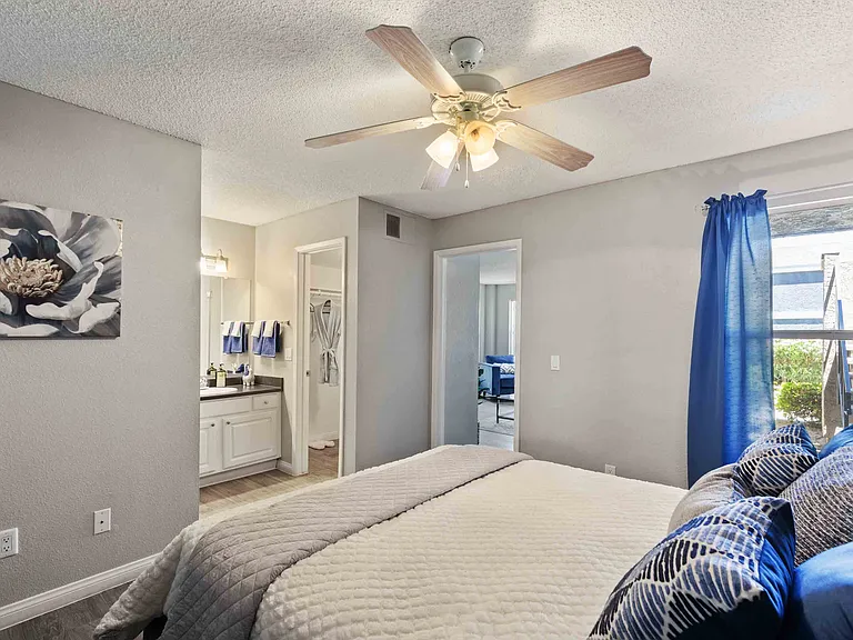 Renaissance Villas Apartment Homes — Photo 8