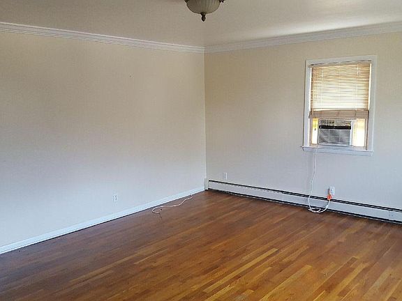 3rd image of 147 Crotona Ave #2