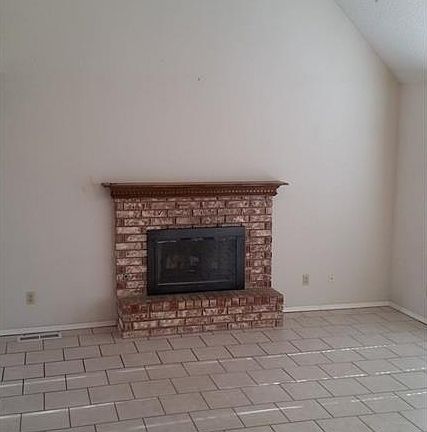 2nd image of 2605 Highwood Dr