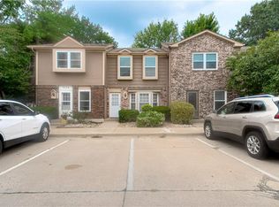 727 SW Liggett Rd APT B, Blue Springs, MO 64015