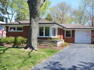 1401 Evergreen Ter, Glenview, IL 60025